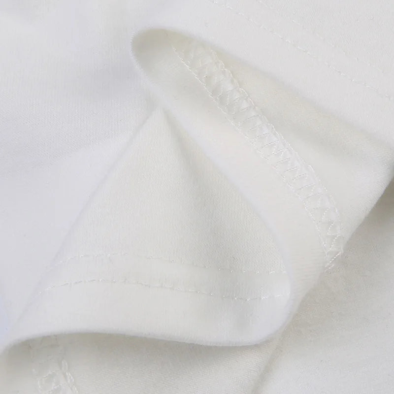 "CHASING DREAMS" GRAPHIC T-SHIRT